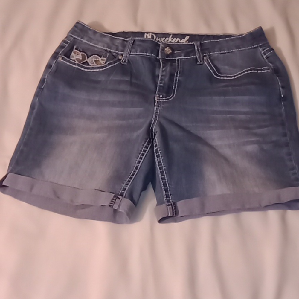 ND Weekend Size 14W Blue Jean Shorts Good Condition